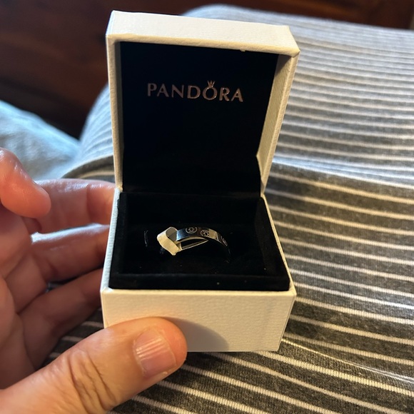 Women’s silver band ring size 9 - Picture 4 of 4